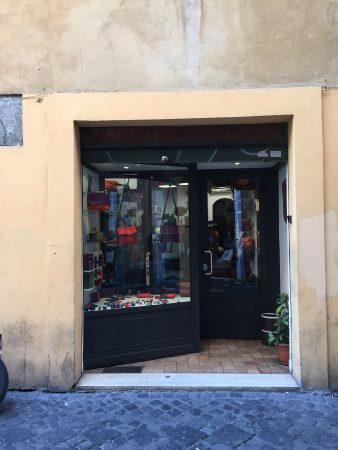 Ibiz roma　皮工房のお店